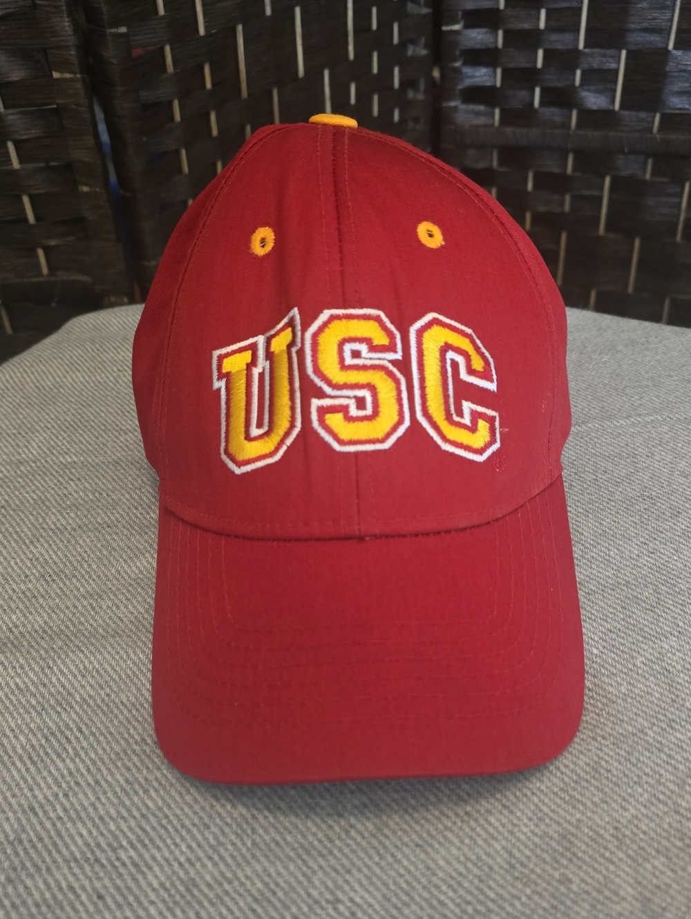 Captivating Headgear USC Red & Gold Baseball Cap, Adjustable, OS, EUC